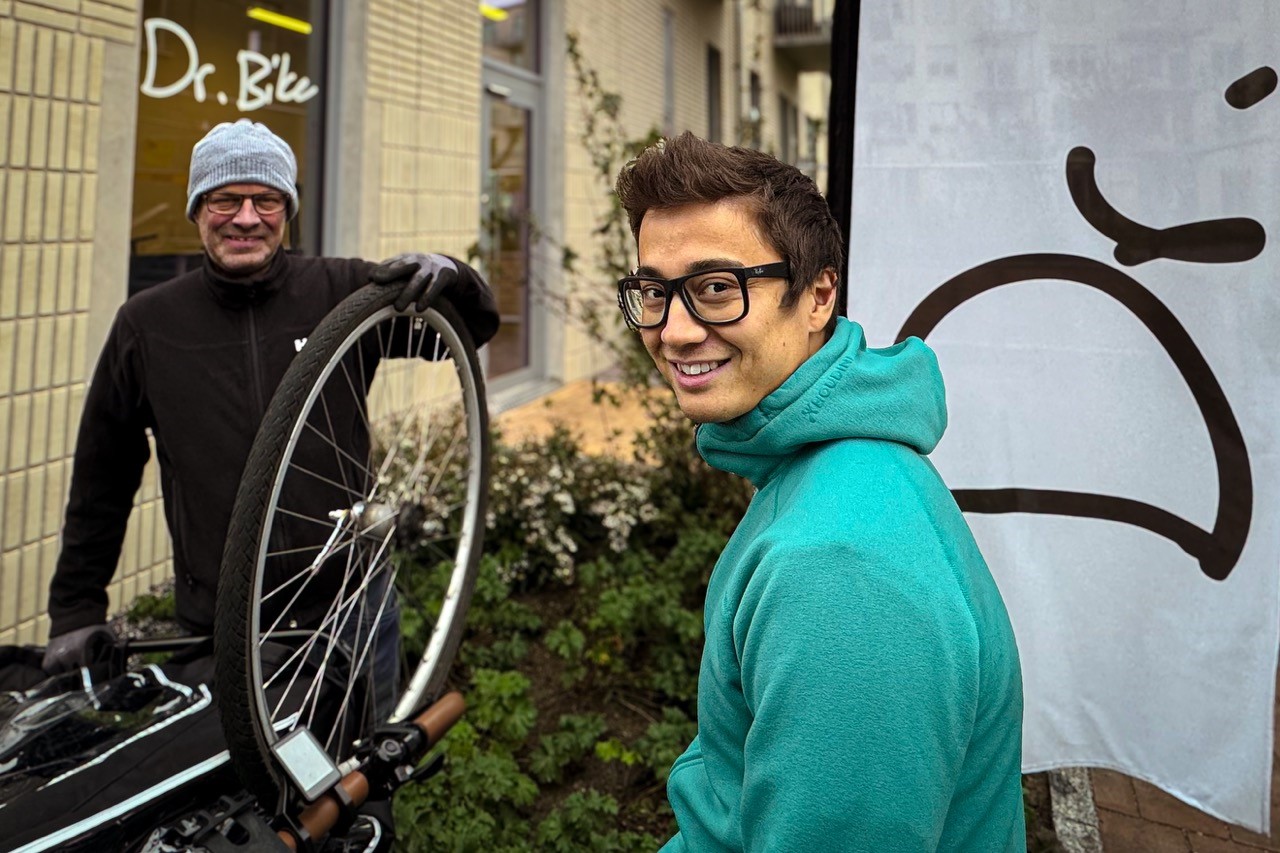 Dr Bike servar cyklar i Täby Park.